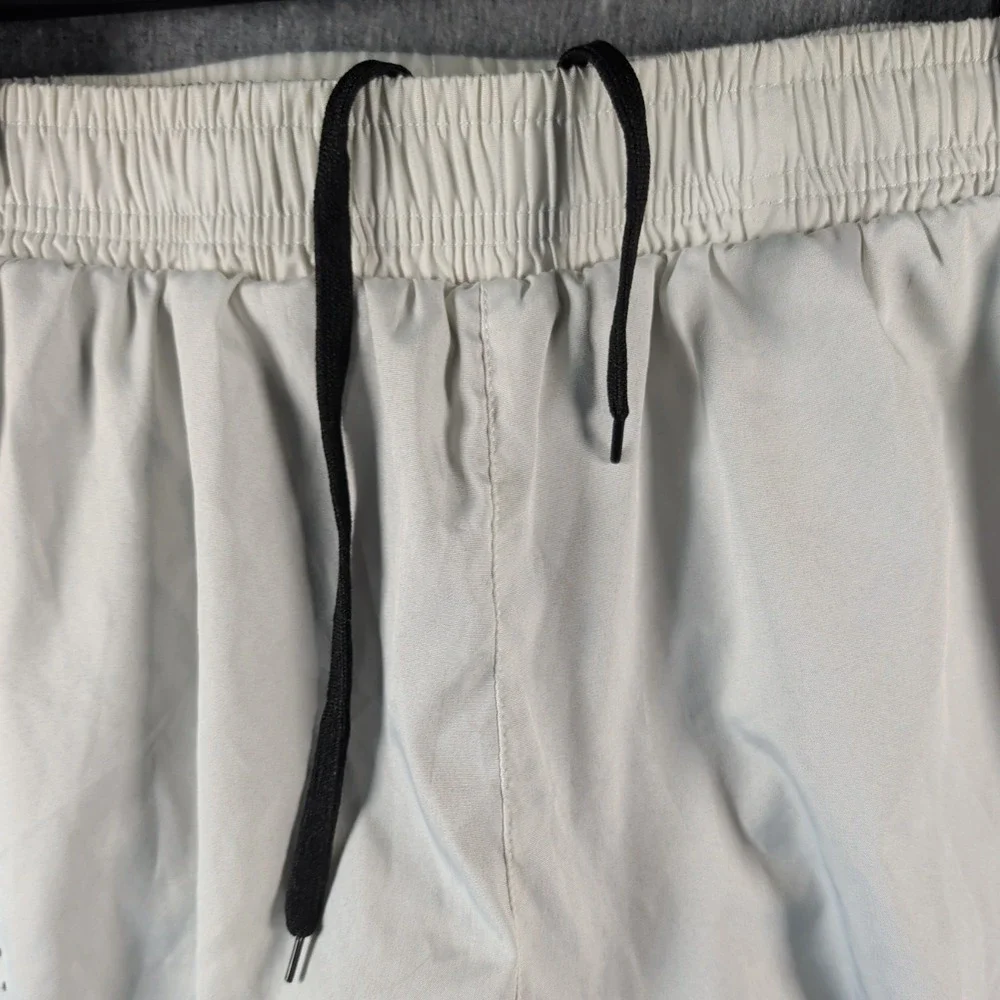 Gesean Running Shorts Sz Large White Blk Built In Compression Back Zipper Pocket